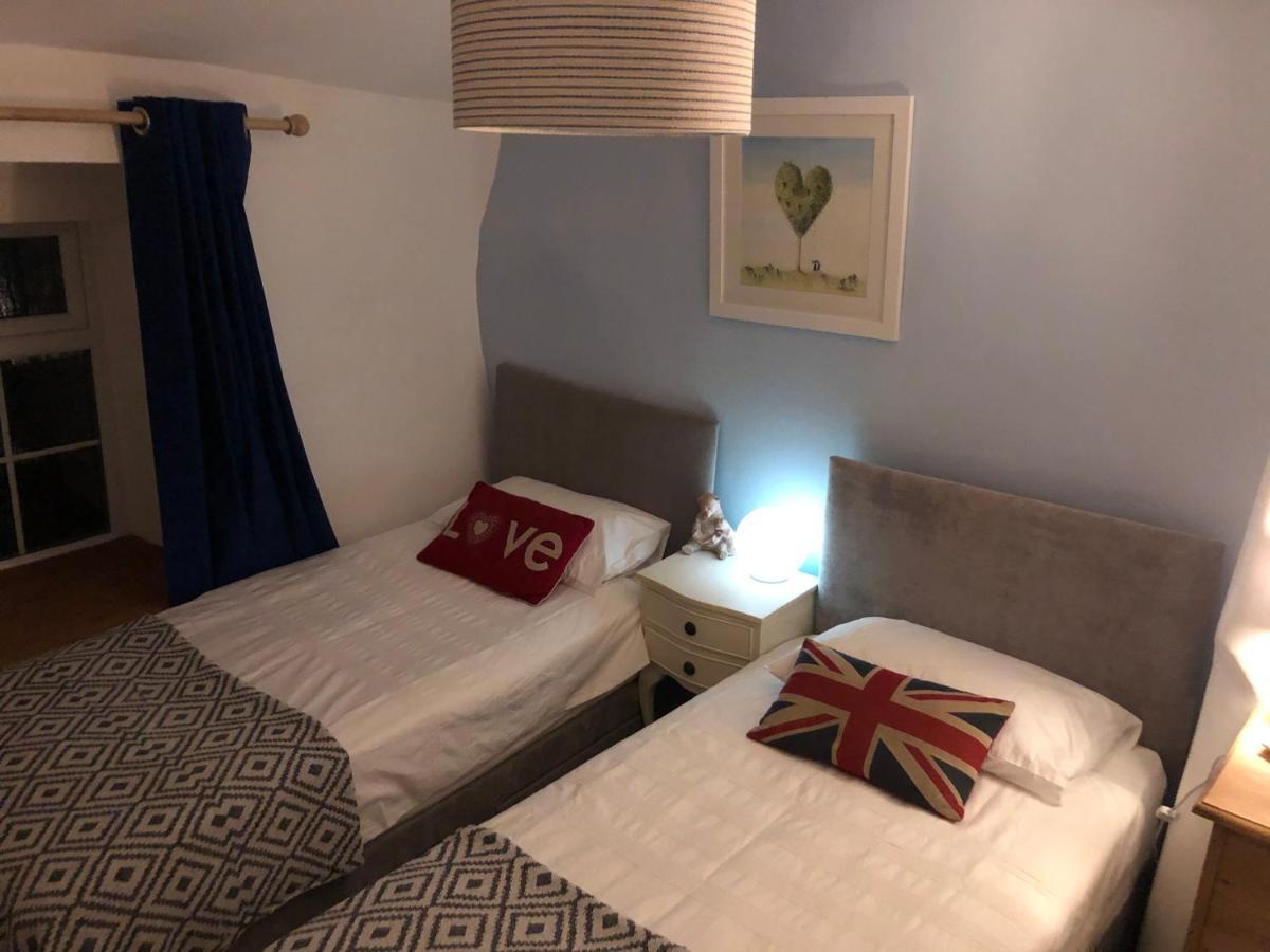 Holiday home Hedgehog With Garden In Bronte Village! *